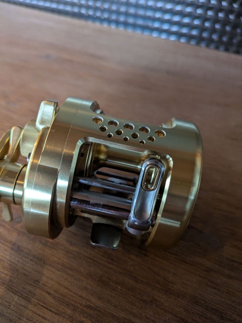 リール SHIMANO CALCUTTA CONQUEST 800F
