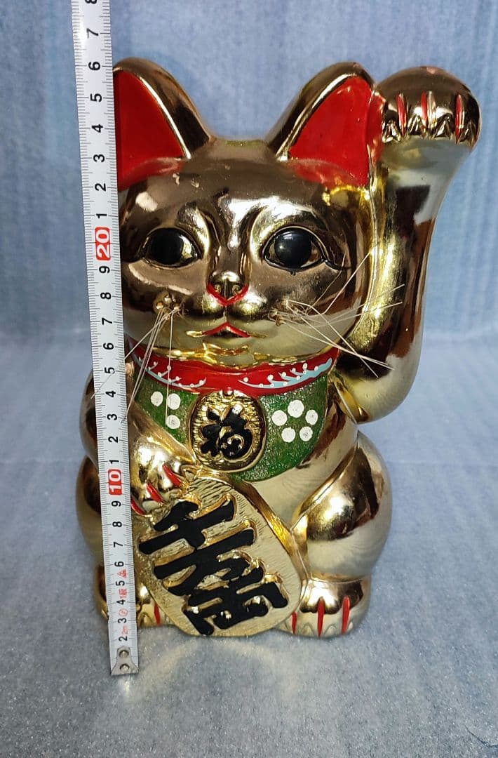 金色　招き猫　貯金箱　左手　高さ約27cm　横幅約16cm　厚さ約13cm