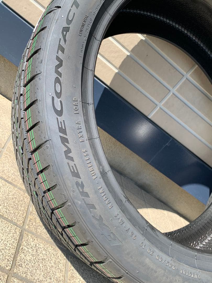 タイヤ・ホイール 245/40R19 Continental Extreme Contact