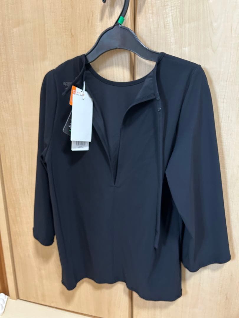 Speedo refined flare sleeve top 黒ラッシュガード