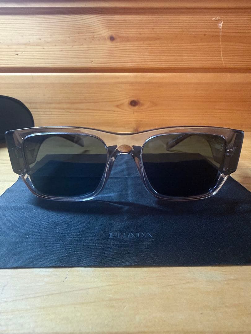 本日まで出品‼️PRADA シンボルサングラス