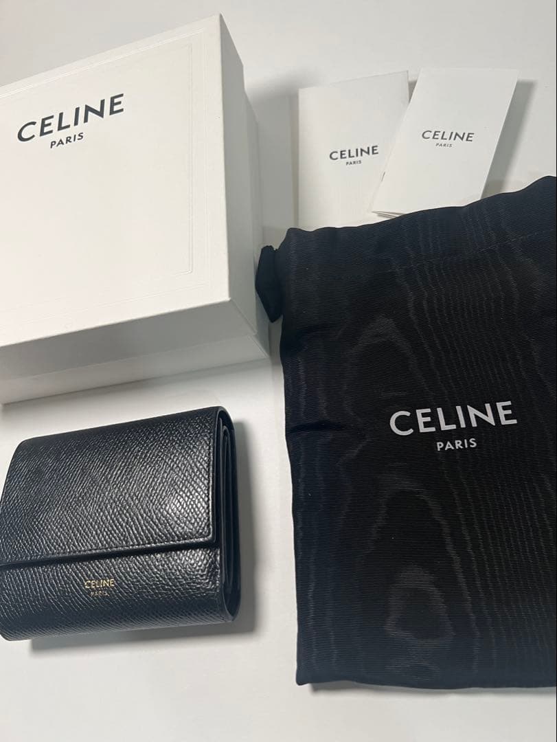 CELINE スモールトリフォールドウォレット 黒