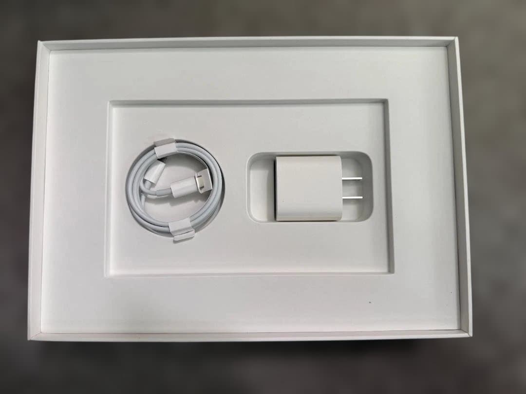 Apple iPad 第9世代 WiFi＋Cellular 64GB シルバー