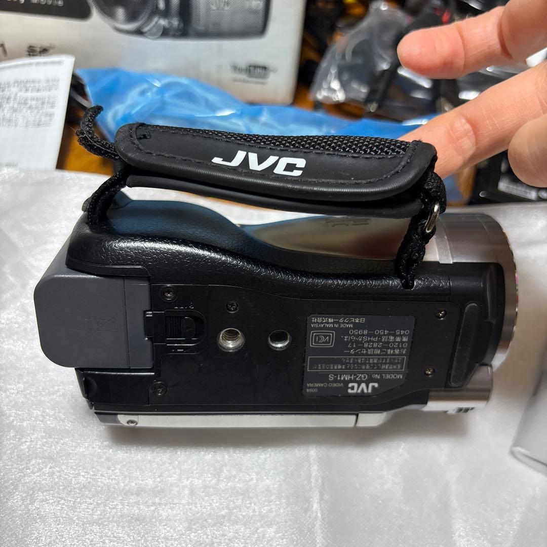 JVC Everio GZ-HM1 HDビデオカメラ　エブリオハイビジョン　ビク