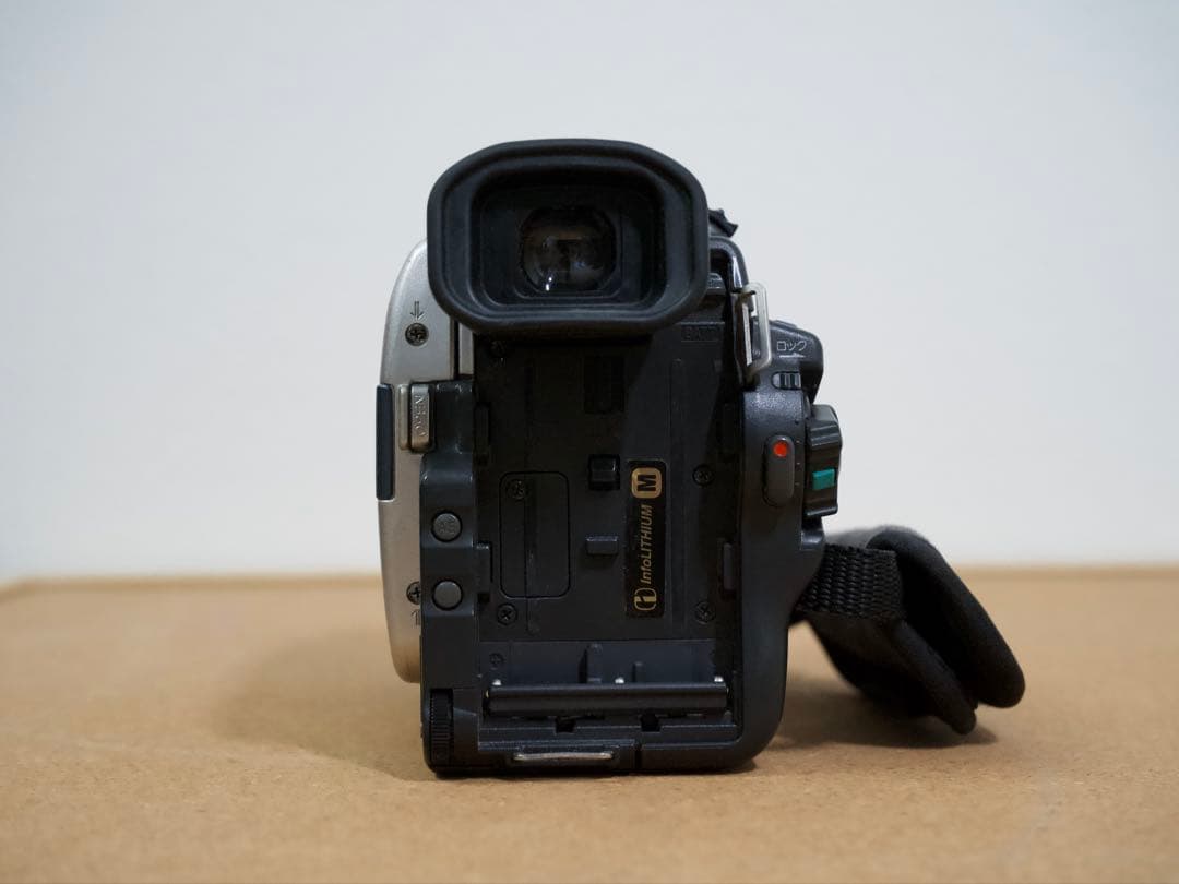 【希少】SONY DCR-TRV20 ビデオカメラ（液晶劣化あり）