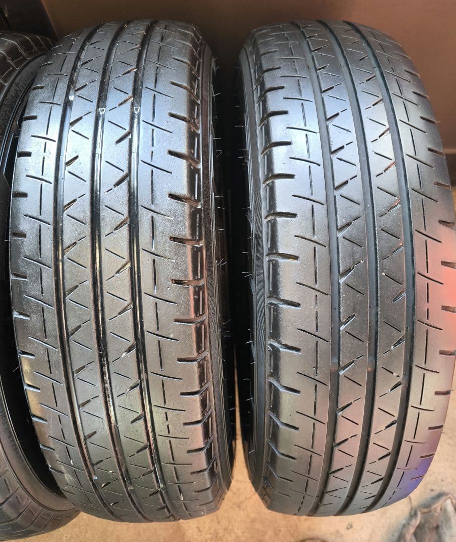 タイヤ・ホイール 195/80R15 107/105 YOKOHAMA BluEarth RY55