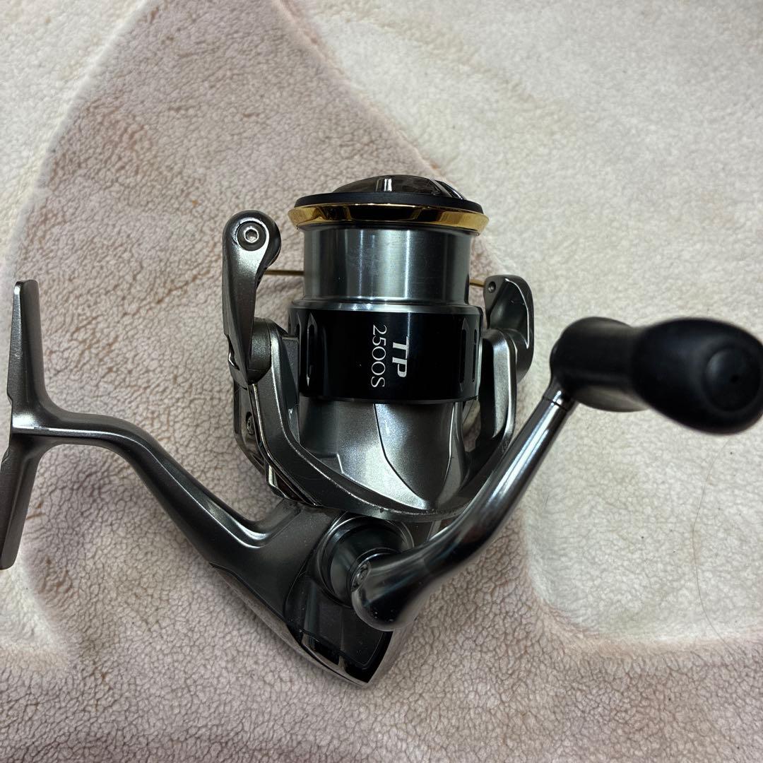 シマノ　15ツインパワー2500S 【訳あり商品】