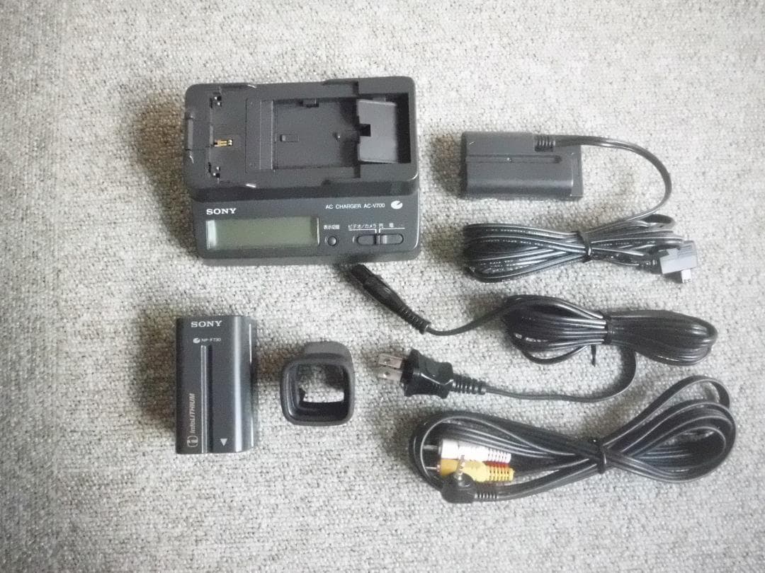 【中古美品】SONY Handycam DCR-TRV9 本体ほか
