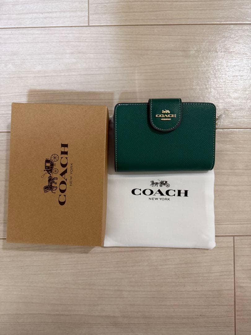 COACH グリーン 二つ折り財布