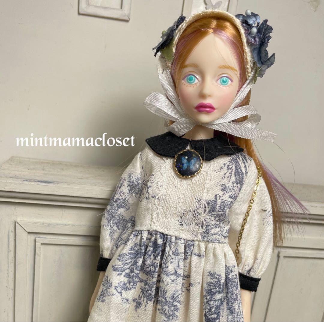 専用青い花柄ドレスとストローハットのドールアウトフィット