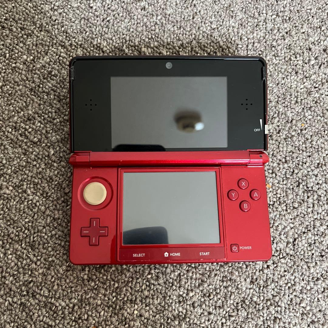 Nintendo 3DS レッド モンハン　ドラクエ　進撃の巨人 ※ジャンク