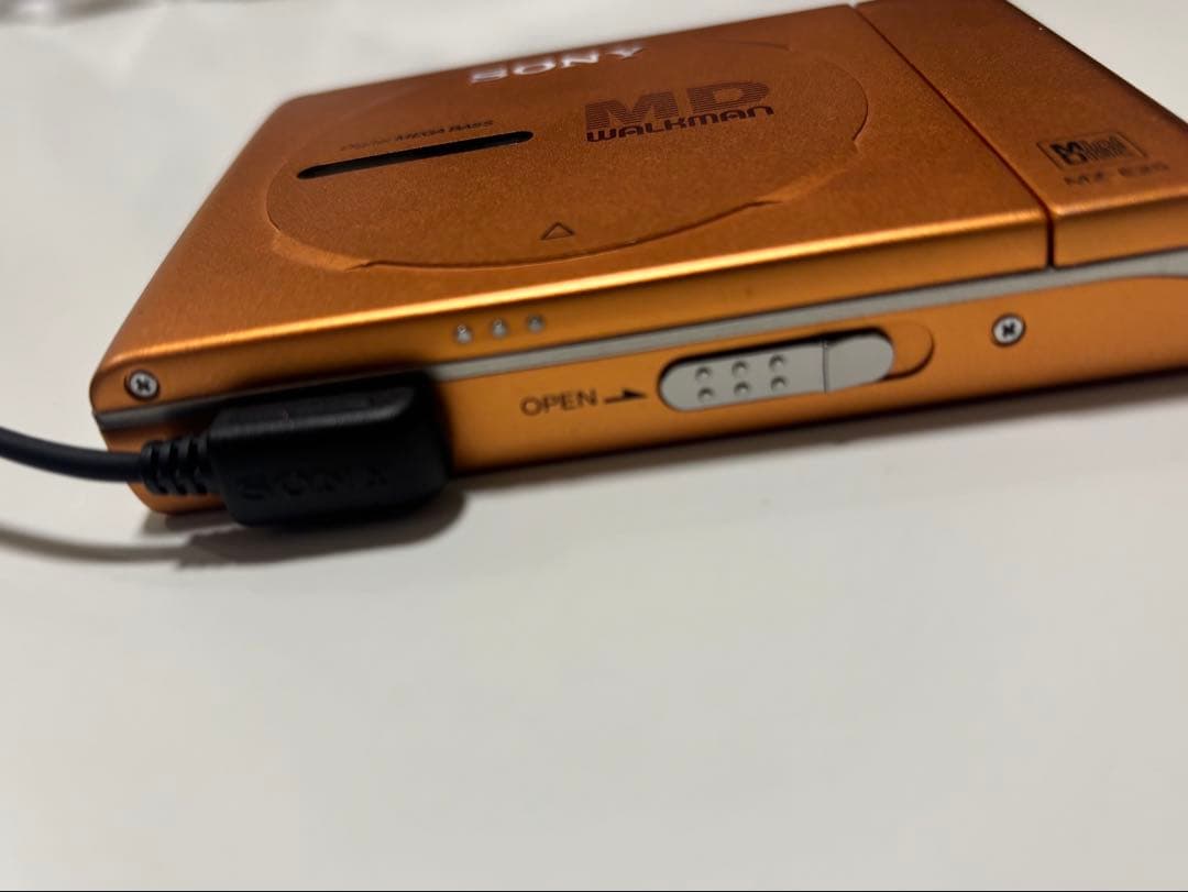 MDウォークマン　MZ-E25 オレンジ