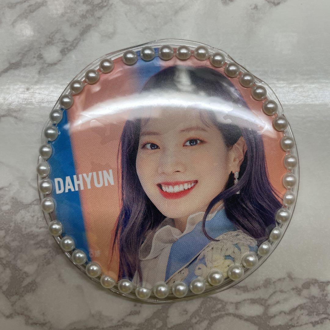 TWICE 缶バッジセット