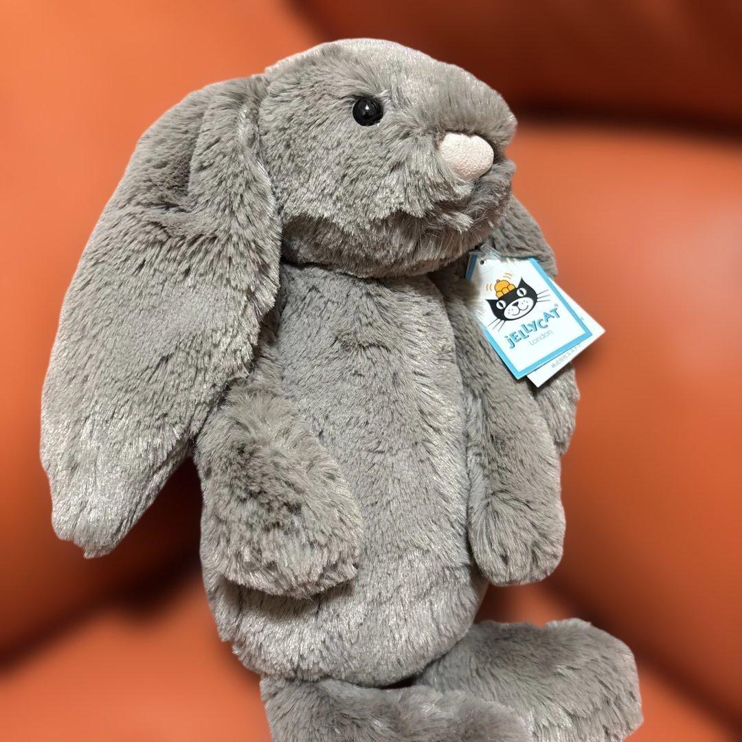 ぬいぐるみ  Medium Bashful Truffle Bunny