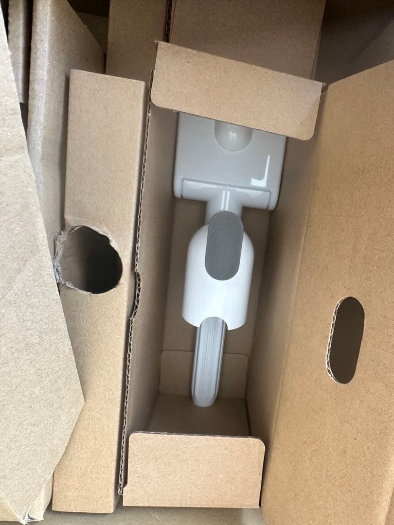 ほぼ未使用　Dyson Digital Slim Fluffy 台座付き