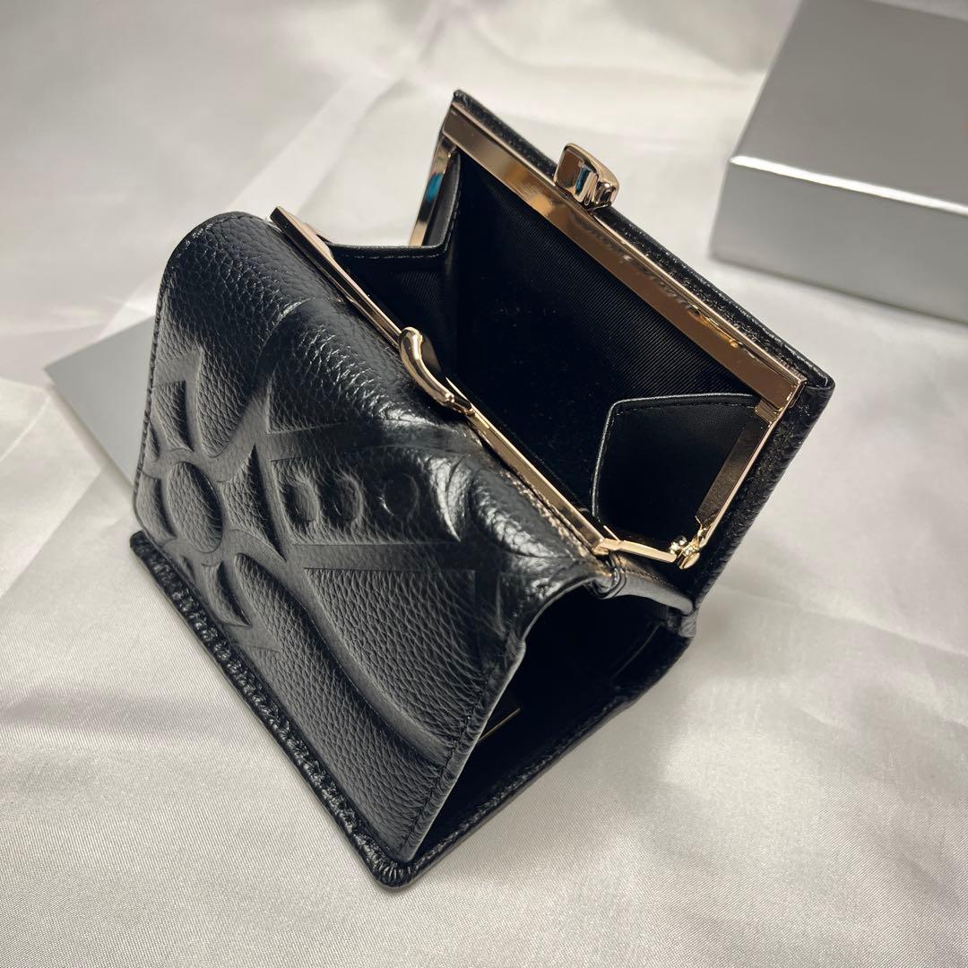 新品 Vivienne Westwood 黒 BIGロゴ 三つ折り財布 大人気