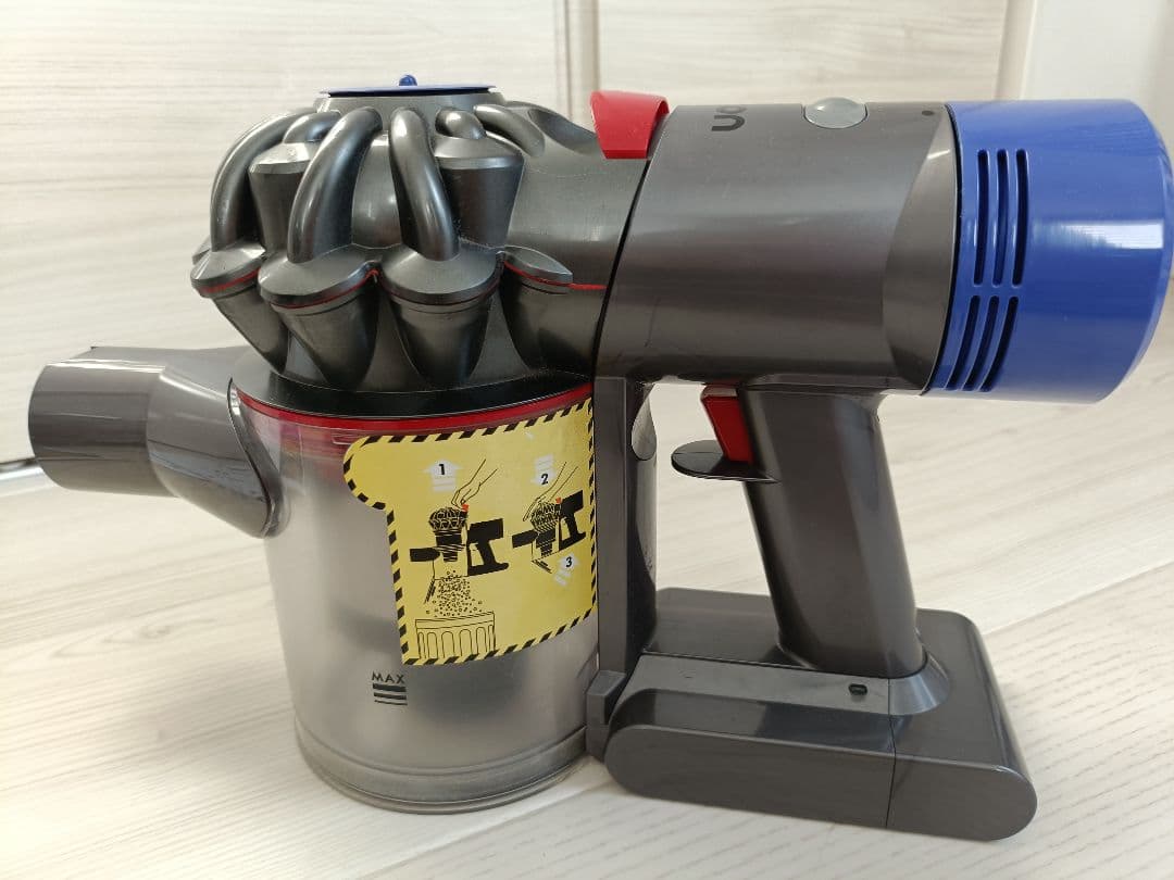 Dyson V7 slim コードレス掃除機　ダイソン