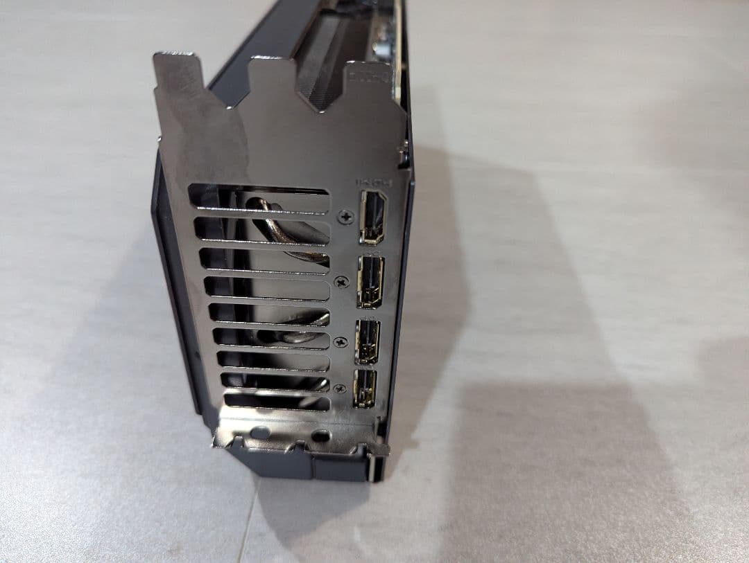 C*s様 GIGABYTE GeForce RTX5090 新品同様