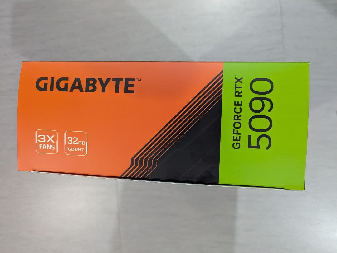 C*s様 GIGABYTE GeForce RTX5090 新品同様