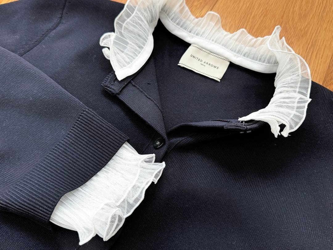 今季美品　UNITED ARROWS ネイビー 長袖 カーディガン フリル付き