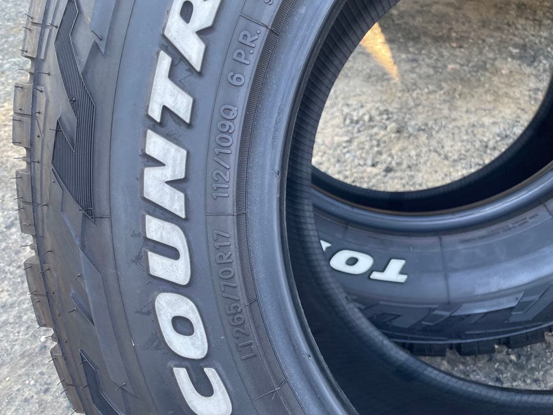 タイヤ・ホイール 265\70\17 TOYO TIRES OPEN COUNTRY R/T