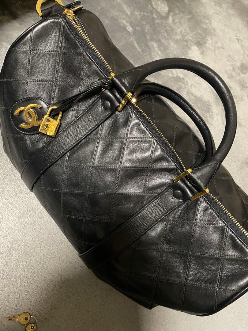 CHANEL ブラック レザーボストンバッグ