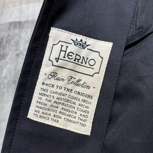 【2023/13.2万円】　HERNO　撥水シルクスカーフ付スリーブレスコート