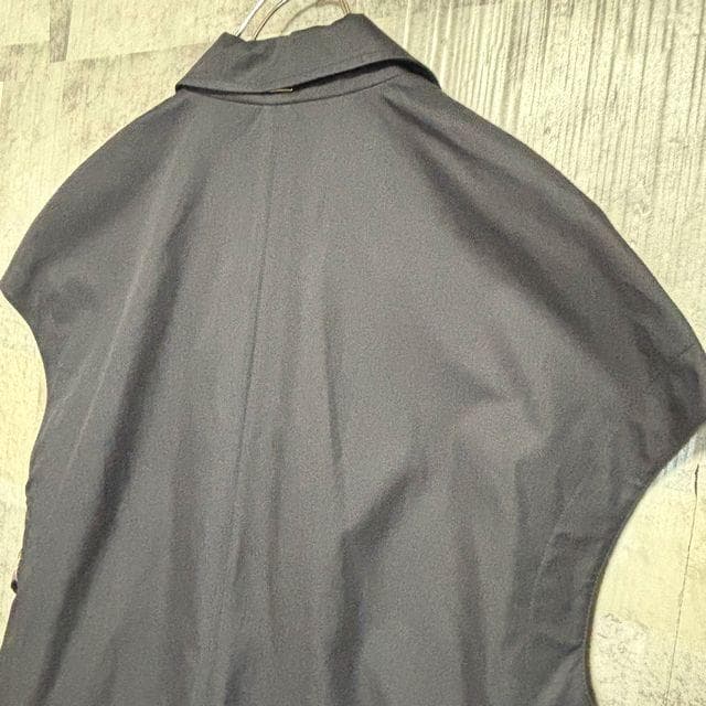 【2023/13.2万円】　HERNO　撥水シルクスカーフ付スリーブレスコート