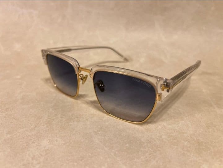 トムフォード　TOM FORD サングラス　アイウェア　グラデーションレンズ