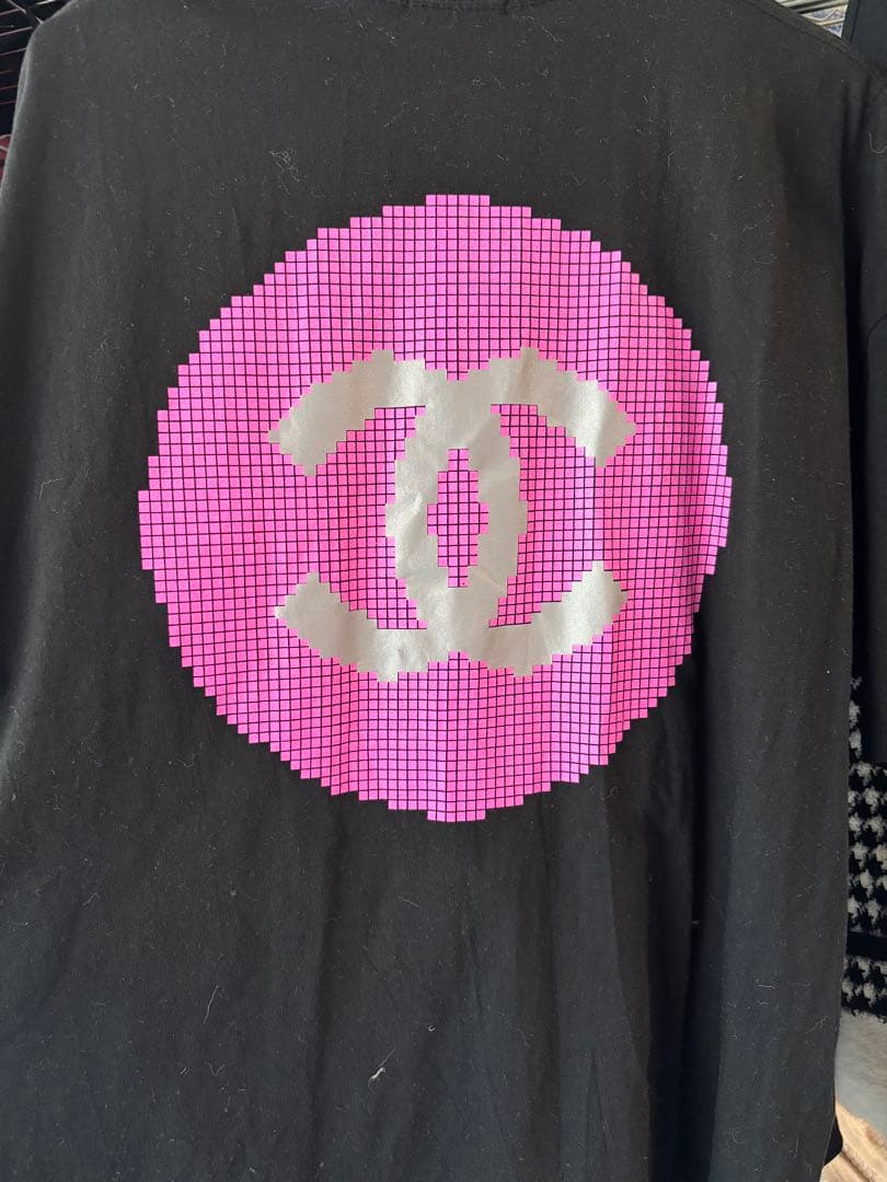 CHANEL 黒 Tシャツ ピンク 蛍光