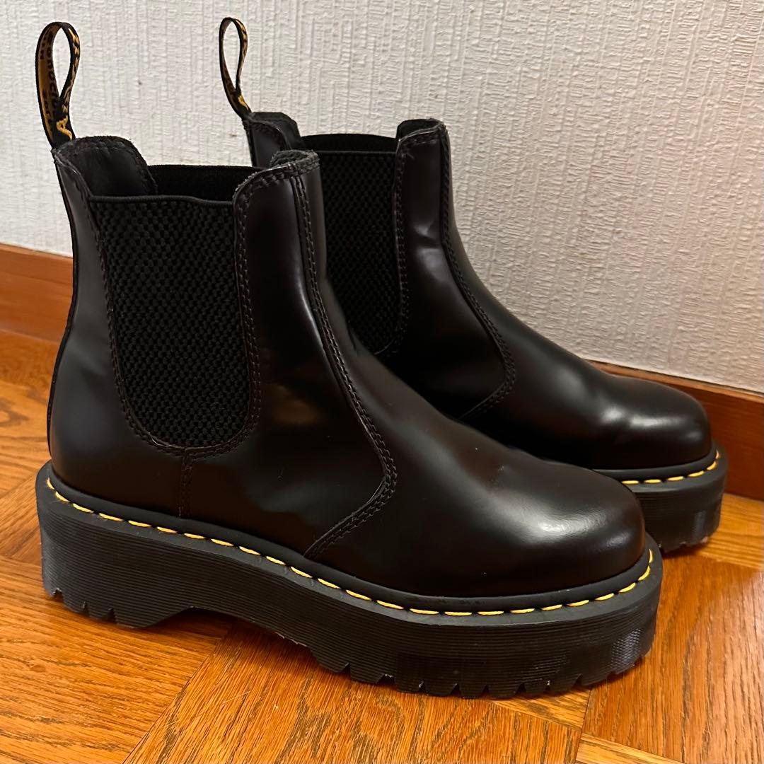 Dr. Martens 2976 QUAD チェルシーブーツブラック サイドゴア
