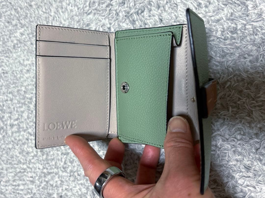【⭐︎美ら海⭐︎】 LOEWE トライフォールドウォレット　ローズマリー