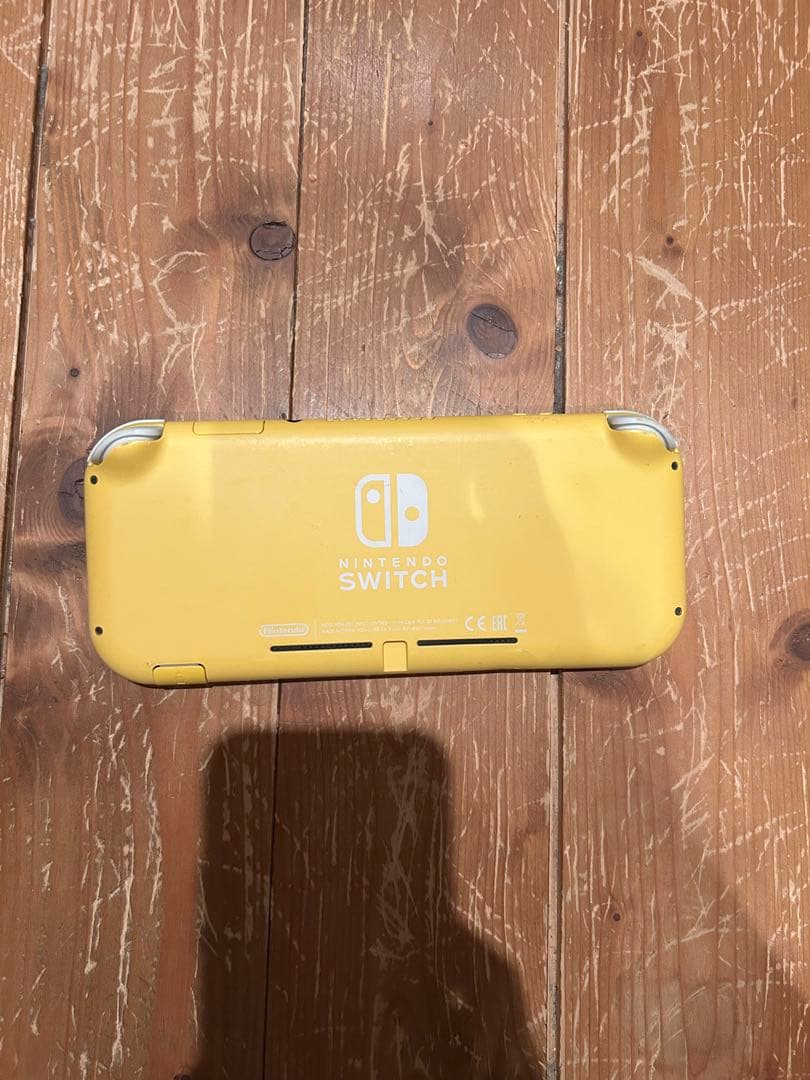 NINTENDO SWITCH 【ジャンク】箱付き　color: イエロー