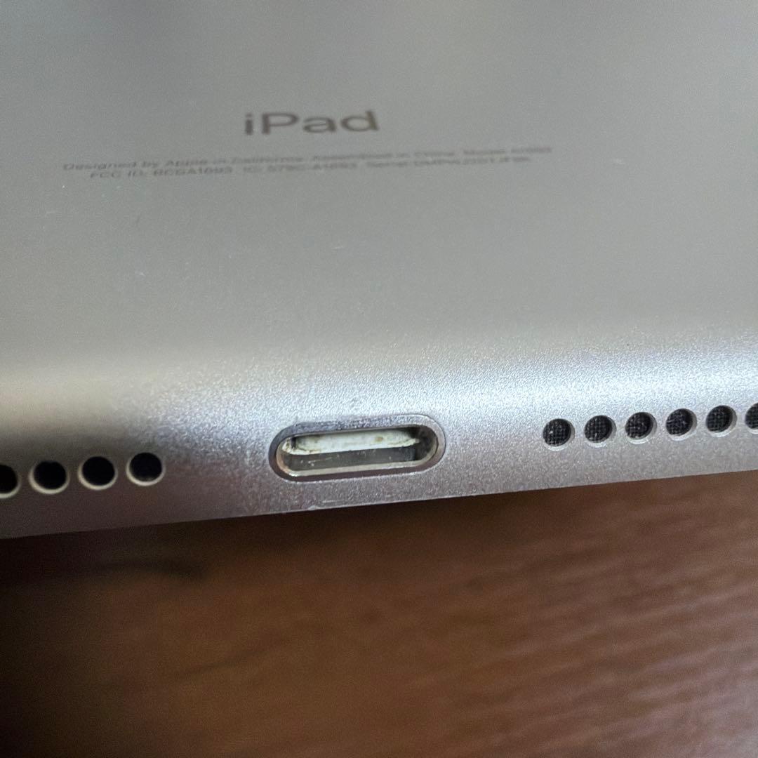 週末セール〜3/1！iPad(第6世代)シルバー 32GB/wifiモデル