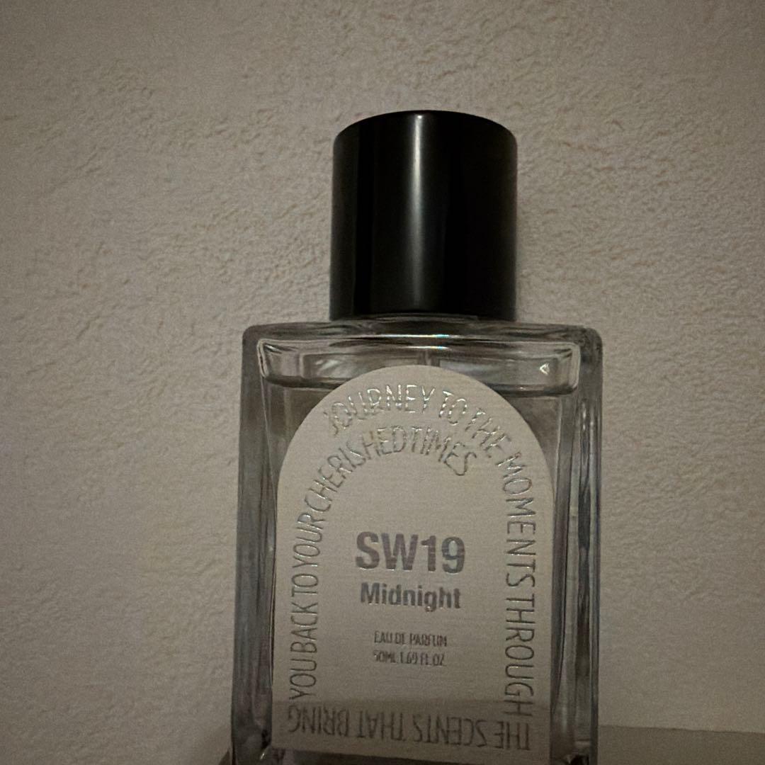 sw19 midnight 残量9割以上 韓国 香水