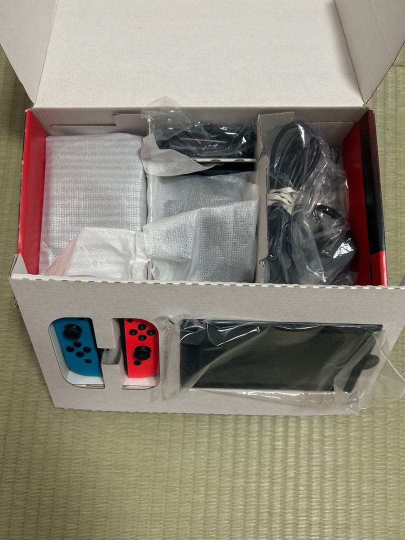 @*様 大*ん様 Nintendo Switch 本体　ネオンブルー/レッド