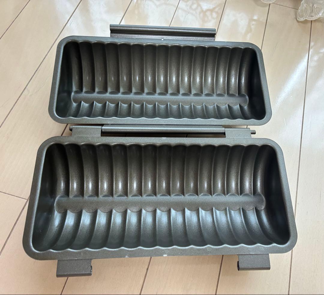 ねてます。　新品☆パン焼き型　2斤用　丸型、角形２つセット