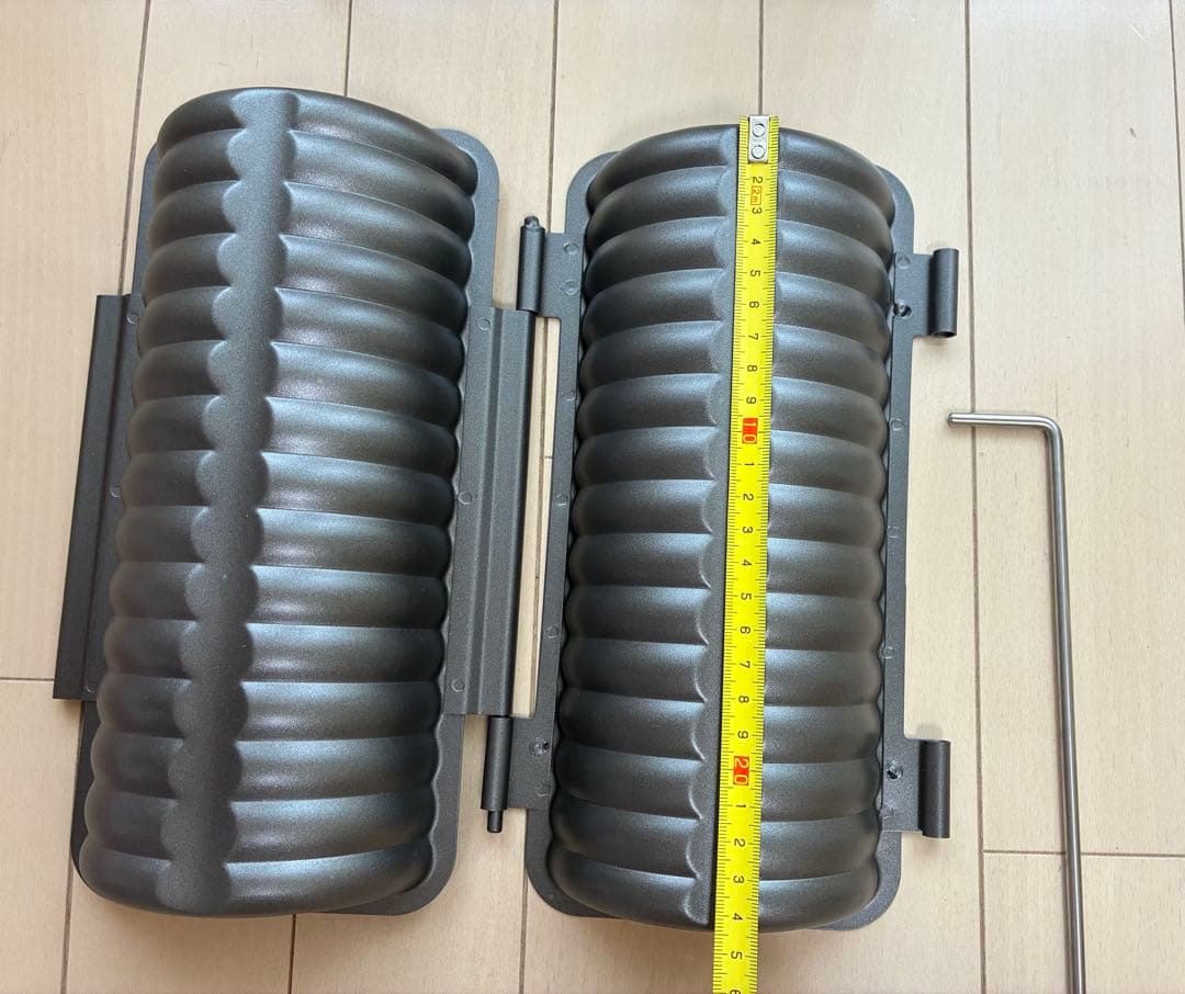 ねてます。　新品☆パン焼き型　2斤用　丸型、角形２つセット