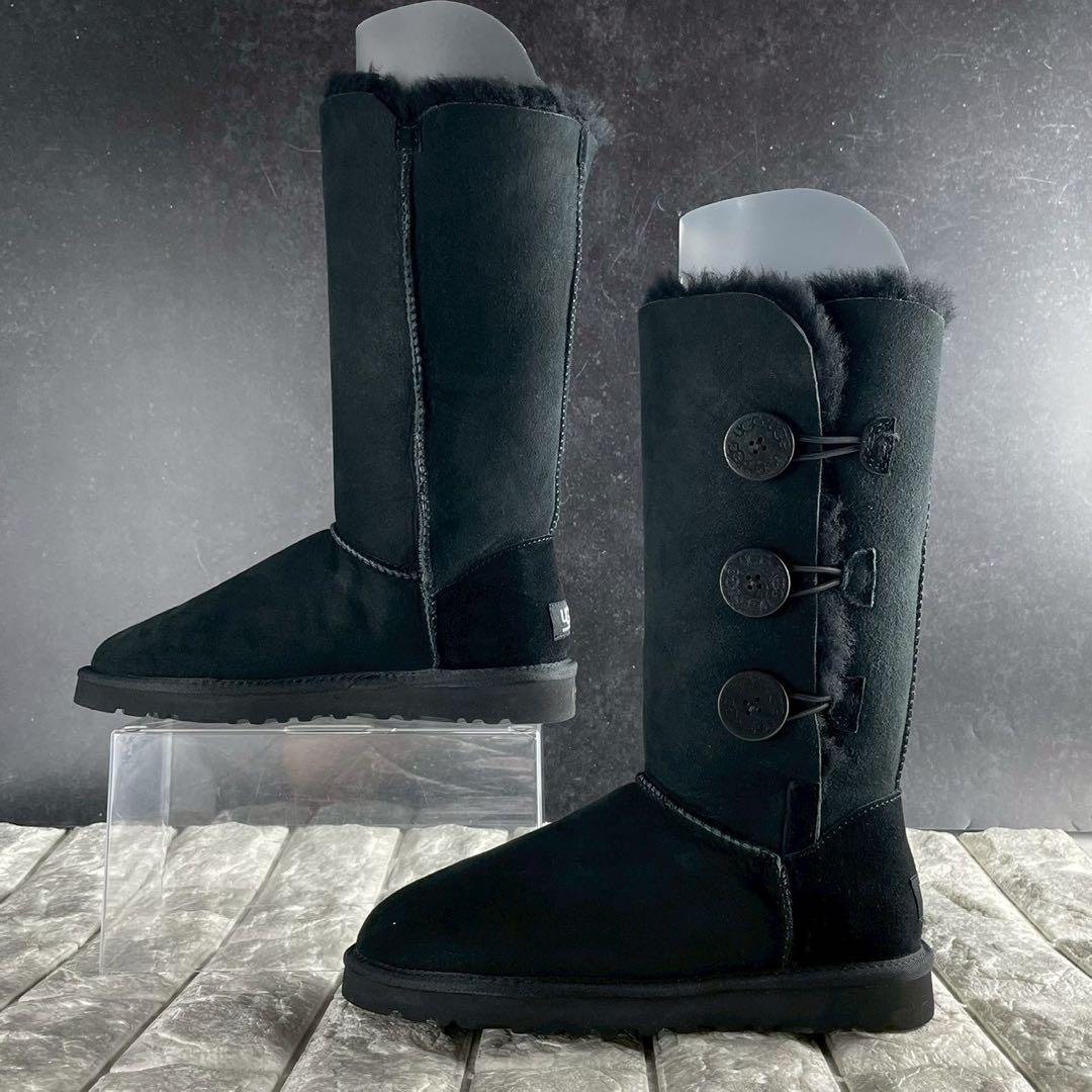 り*こ様 未使用✨23.0 アグ UGG ベイリーボタン トリプレット ムートン
