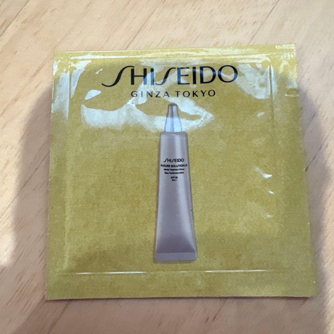 SHISEIDO エッセンス スキングロウ ファンデーション　220Linen