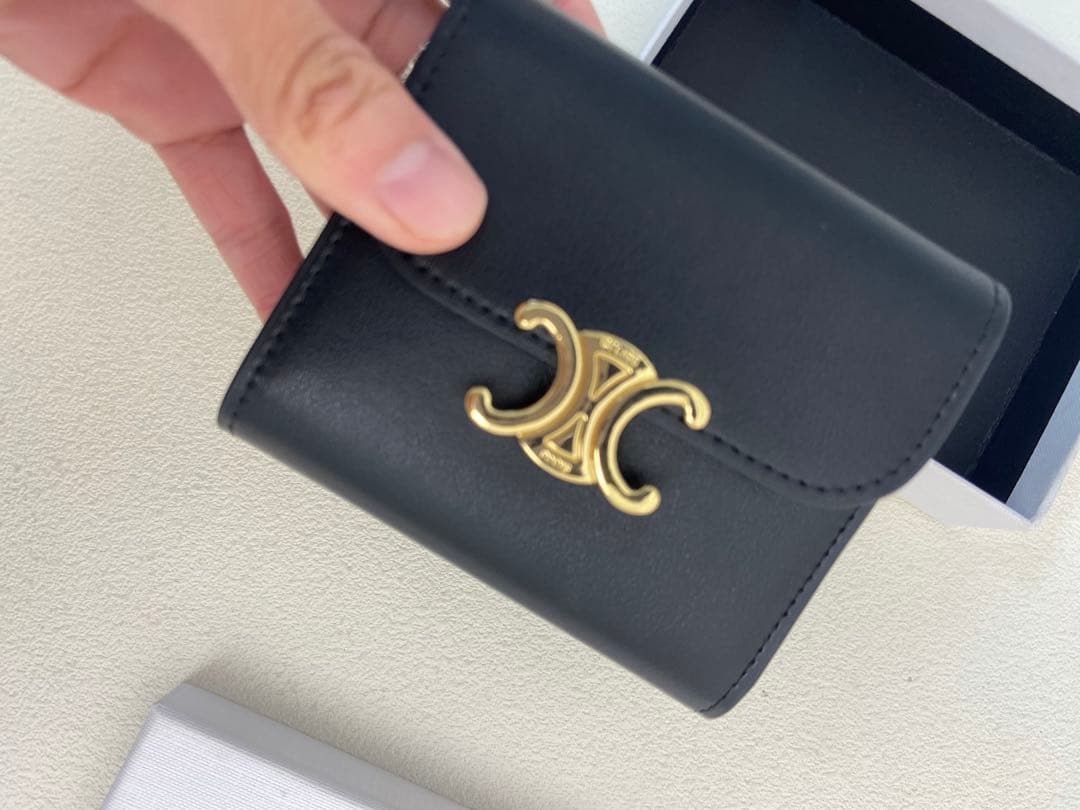 CELINE トリオンフ レザー 三つ折り財布 ブラック 中古
