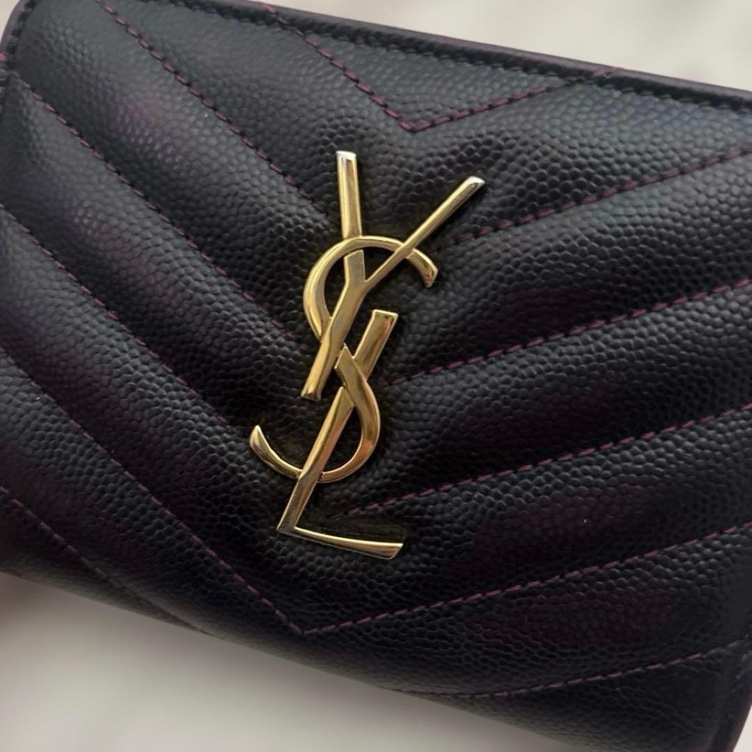 YSL 二つ折り財布 黒 レザー　イヴ・サンローラン