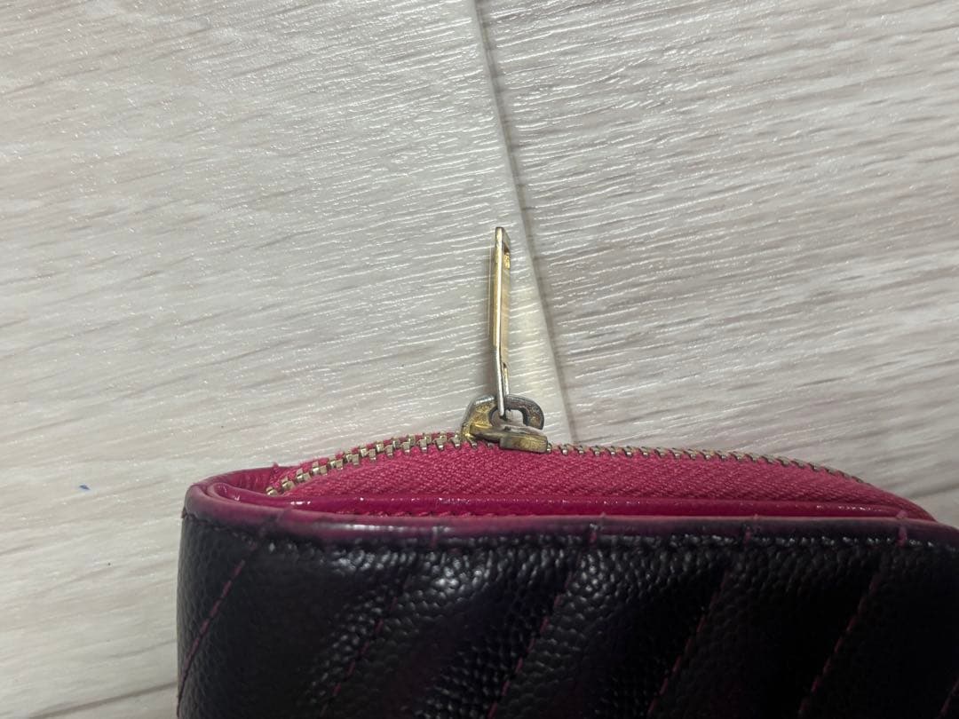 YSL 二つ折り財布 黒 レザー　イヴ・サンローラン