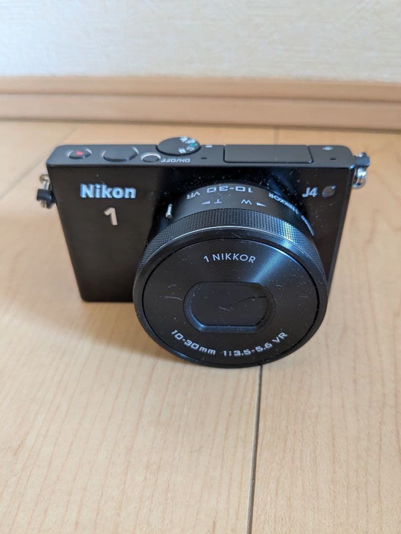 【中古美品】Nikon 1 J4 ミラーレスカメラ ダブルズームレンズキット