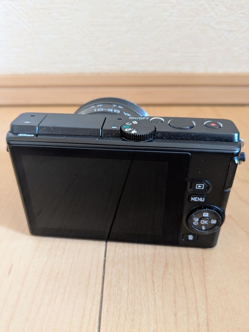 【中古美品】Nikon 1 J4 ミラーレスカメラ ダブルズームレンズキット
