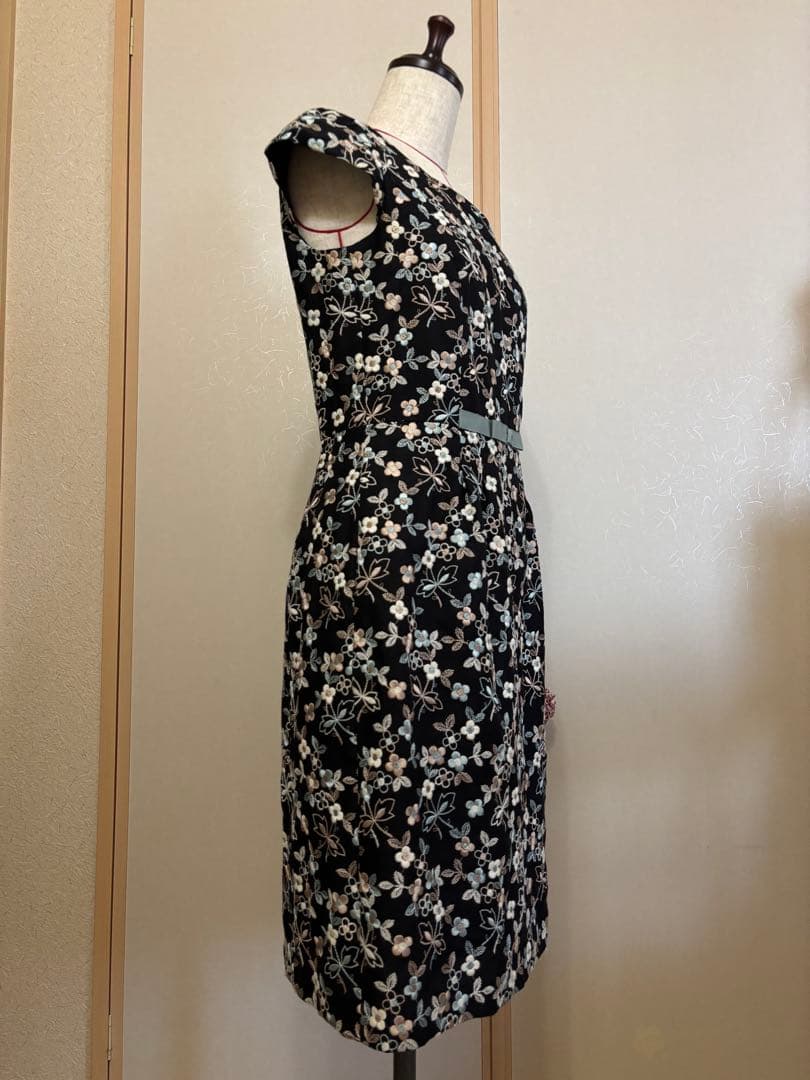 トッカ　花柄刺繍　ワンピース