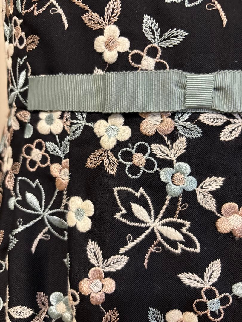 トッカ　花柄刺繍　ワンピース