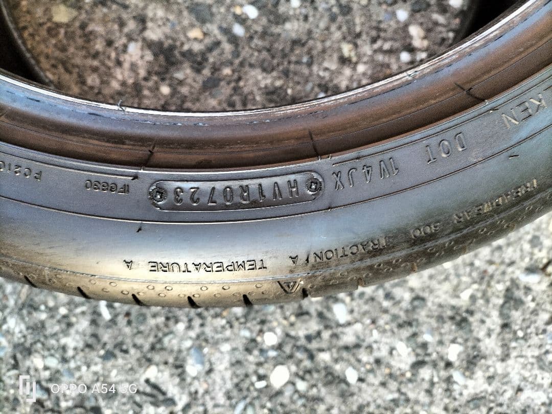 その② FALKEN AZENIS FK520L　245/40ZR18 2本