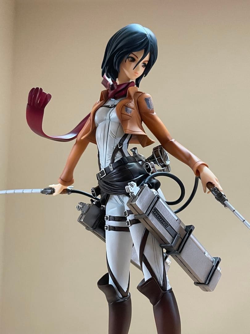 一品物　完成品　進撃の巨人　ミカサ・アッカーマン　高さ 約27cm 　フィギュア