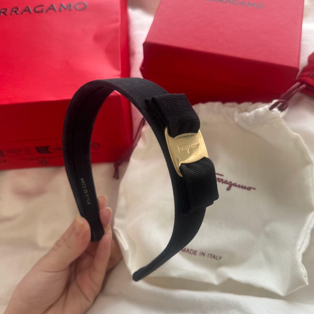 【箱入り】Ferragamo ブラックリボン ヘアバンド
